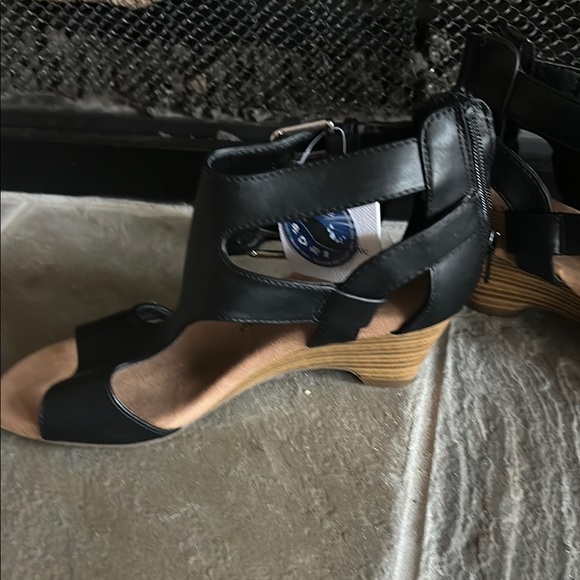 Croft & Barrow Ortholite Black Women's Sandals, Size 7, Brand New - Picture 2 of 6